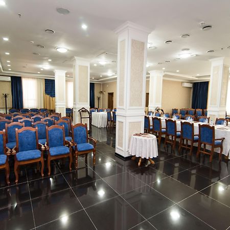 King Hotel Astana מראה חיצוני תמונה