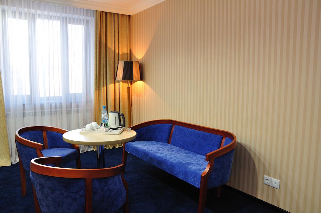 King Hotel Astana מראה חיצוני תמונה